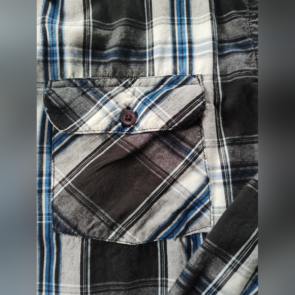 EIGHTY EIGHT PLATINUM Men's Button Up Shirt. Size XL. Long Adj. Sleeves. - Picture 2 of 4